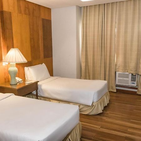 La Fiesta Hotel Iloilo Zewnętrze zdjęcie