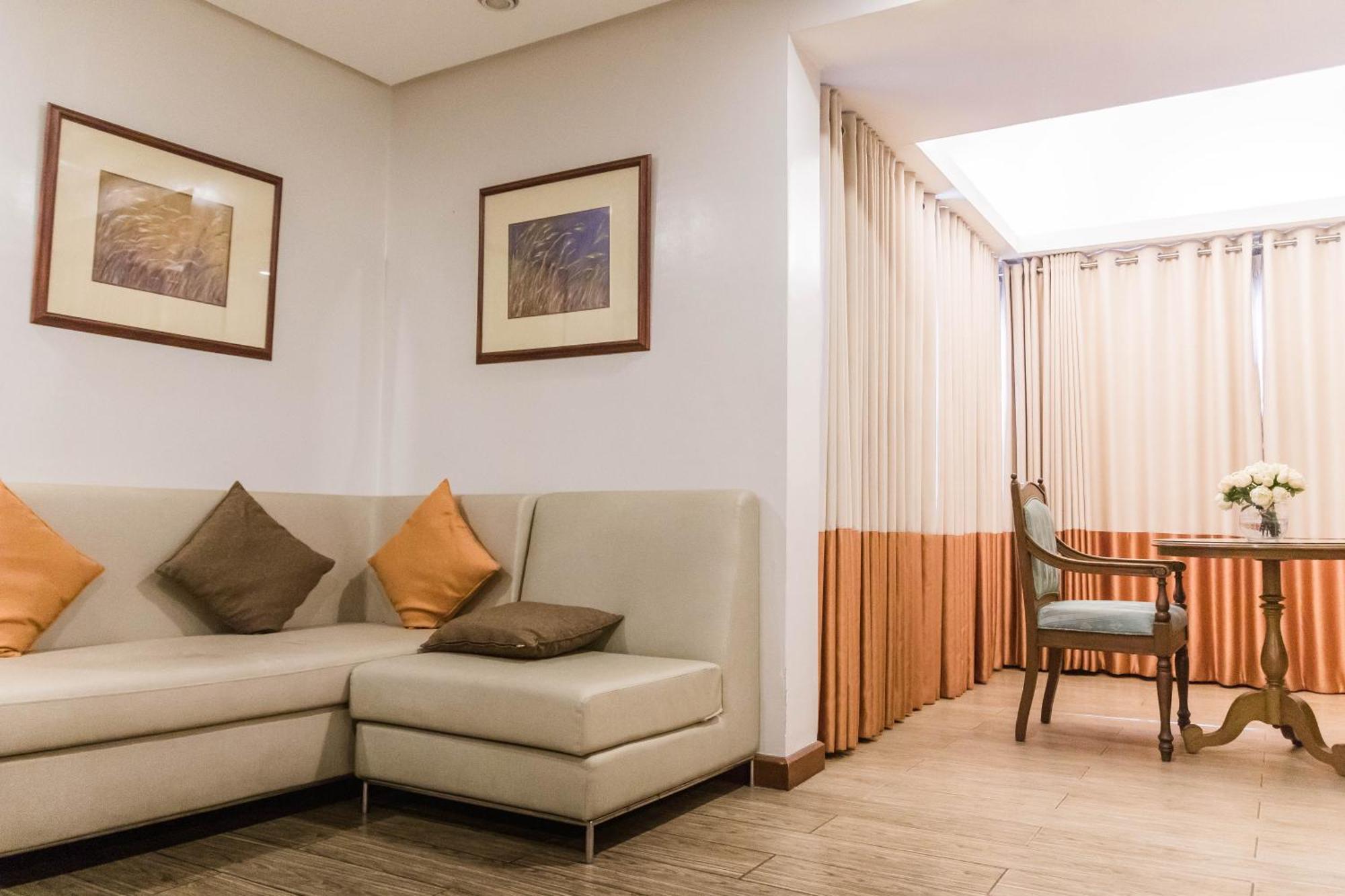 La Fiesta Hotel Iloilo Zewnętrze zdjęcie