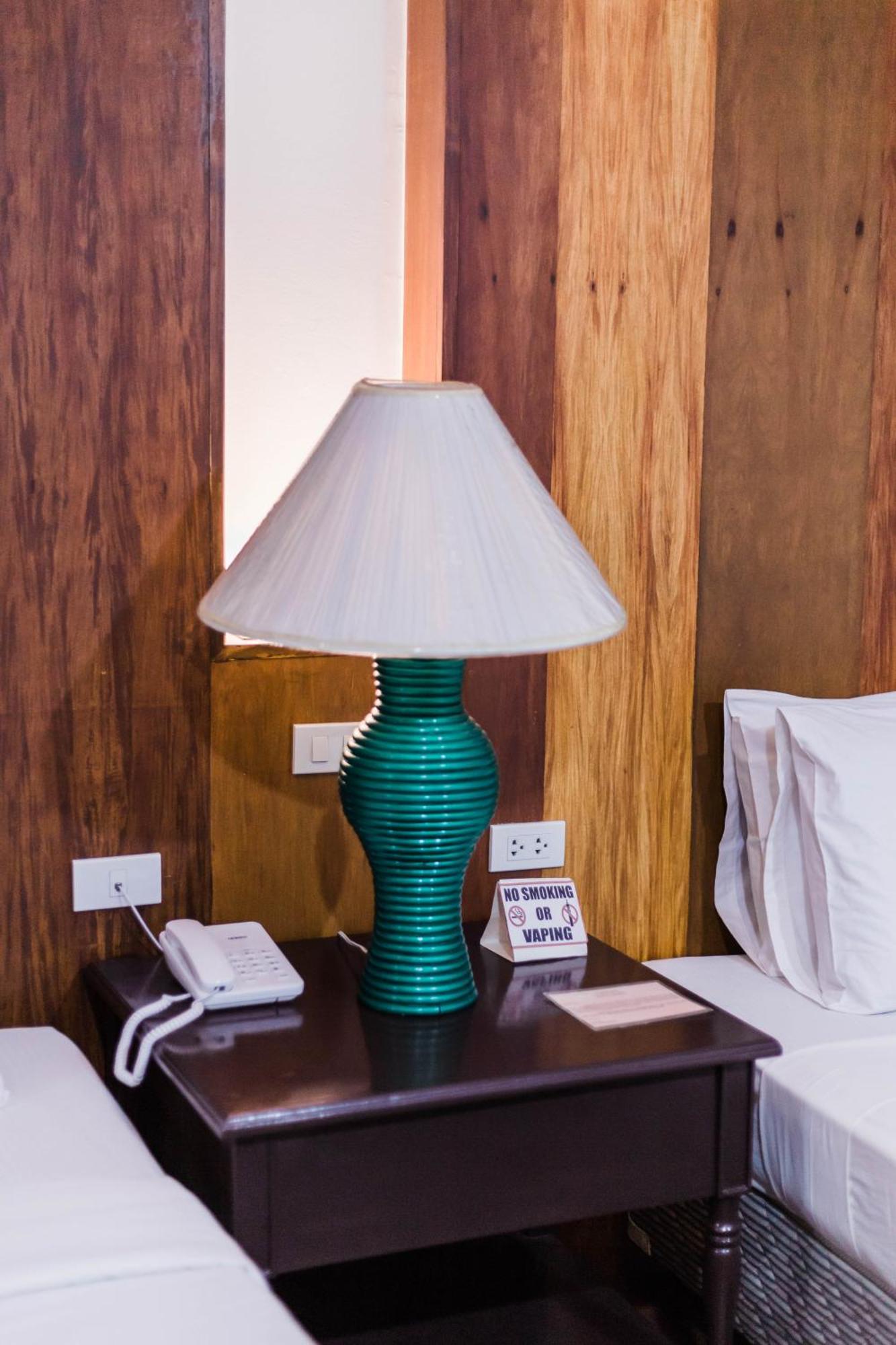 La Fiesta Hotel Iloilo Zewnętrze zdjęcie