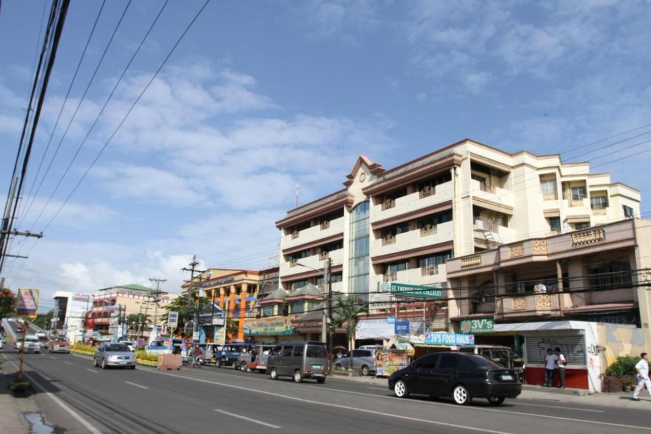 La Fiesta Hotel Iloilo Zewnętrze zdjęcie