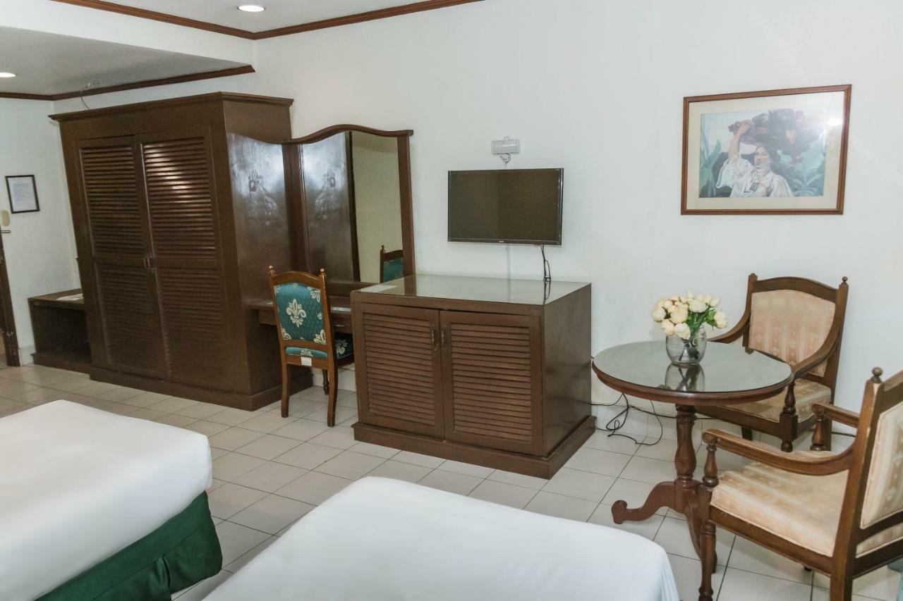 La Fiesta Hotel Iloilo Zewnętrze zdjęcie