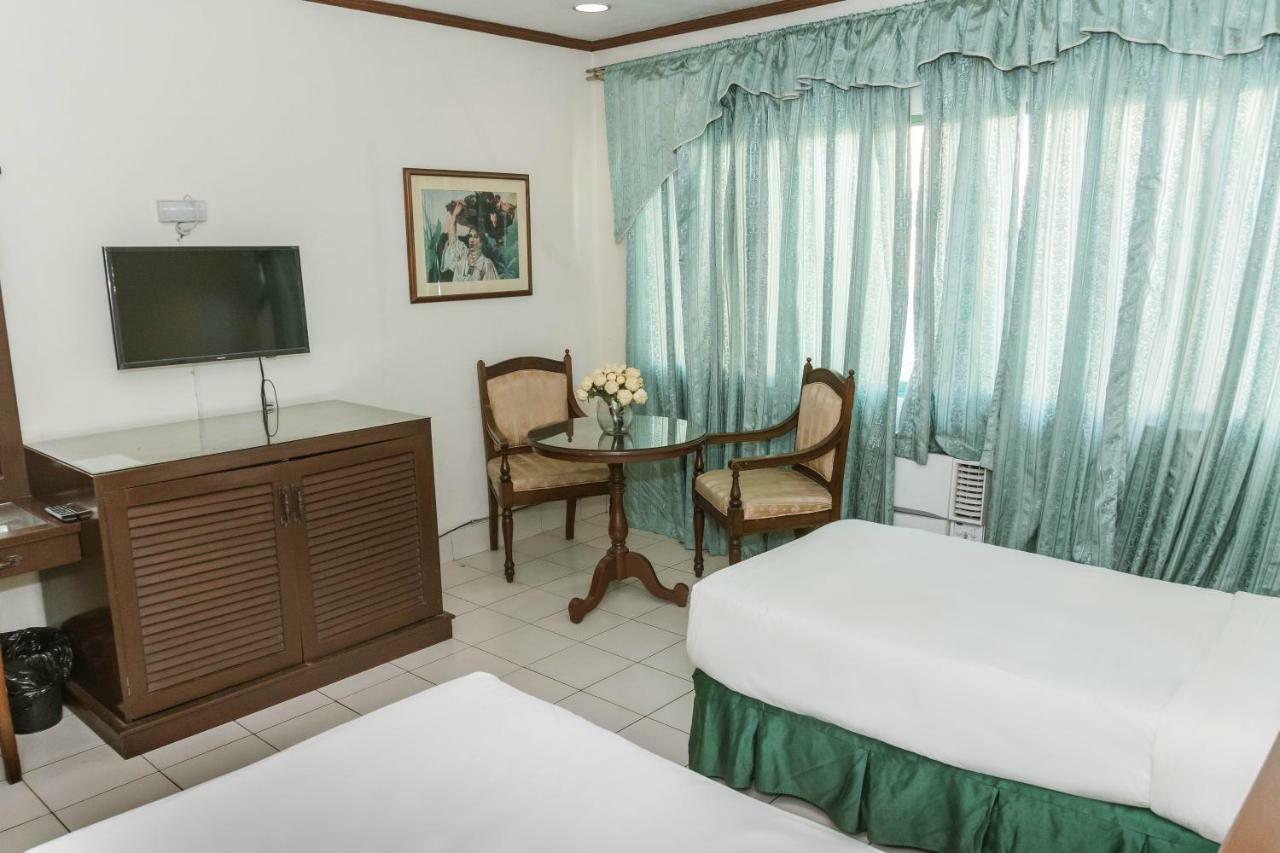La Fiesta Hotel Iloilo Zewnętrze zdjęcie