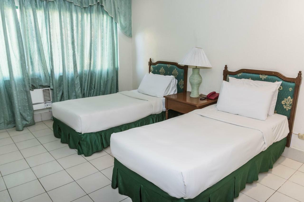 La Fiesta Hotel Iloilo Zewnętrze zdjęcie