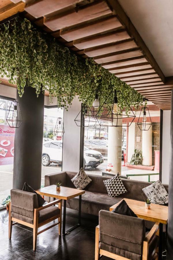 La Fiesta Hotel Iloilo Zewnętrze zdjęcie